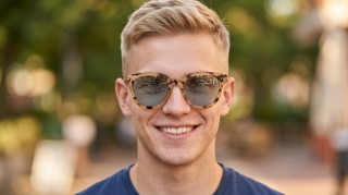 Izipizi Sun #N Light Tortoise Сгенерированное изображение
